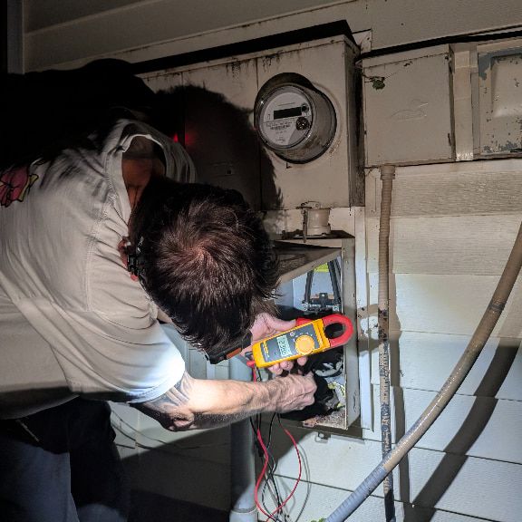 Voltage Testing During Emergency Electrical Service Call