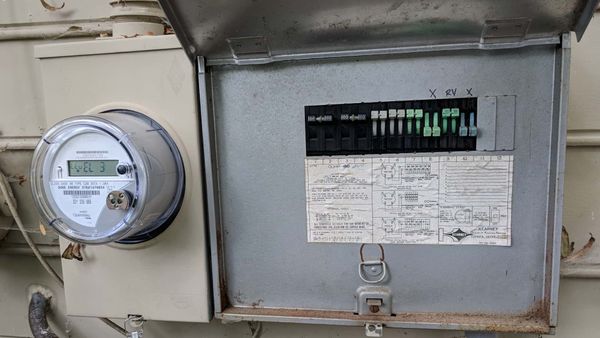 Zinsco Electrical Panel And Meter Combination