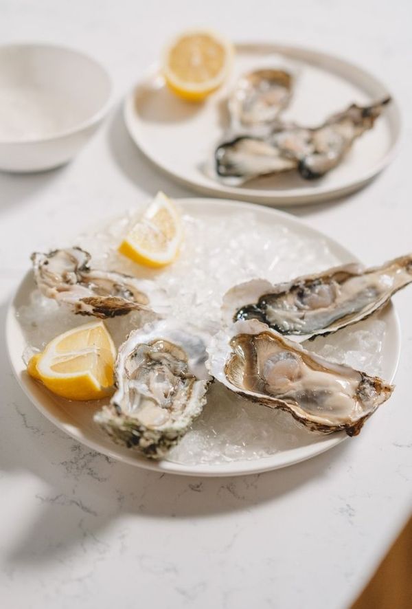 A plate of oysters