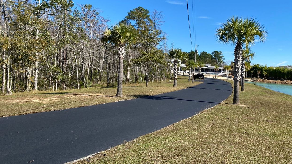 M49927 - Blog - Why Ace Asphalt Paving is the Go-To Choice for Asphalt Contracting - Featured Image.jpg