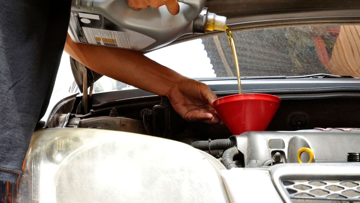 4 Signs Your Car Needs an Oil Change Hero.jpg
