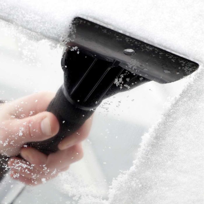 scraping frost off windshield