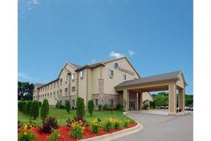 465_Comfort_Suites_bb5573e5-5056-a36a-094a763af8de95bd.jpg