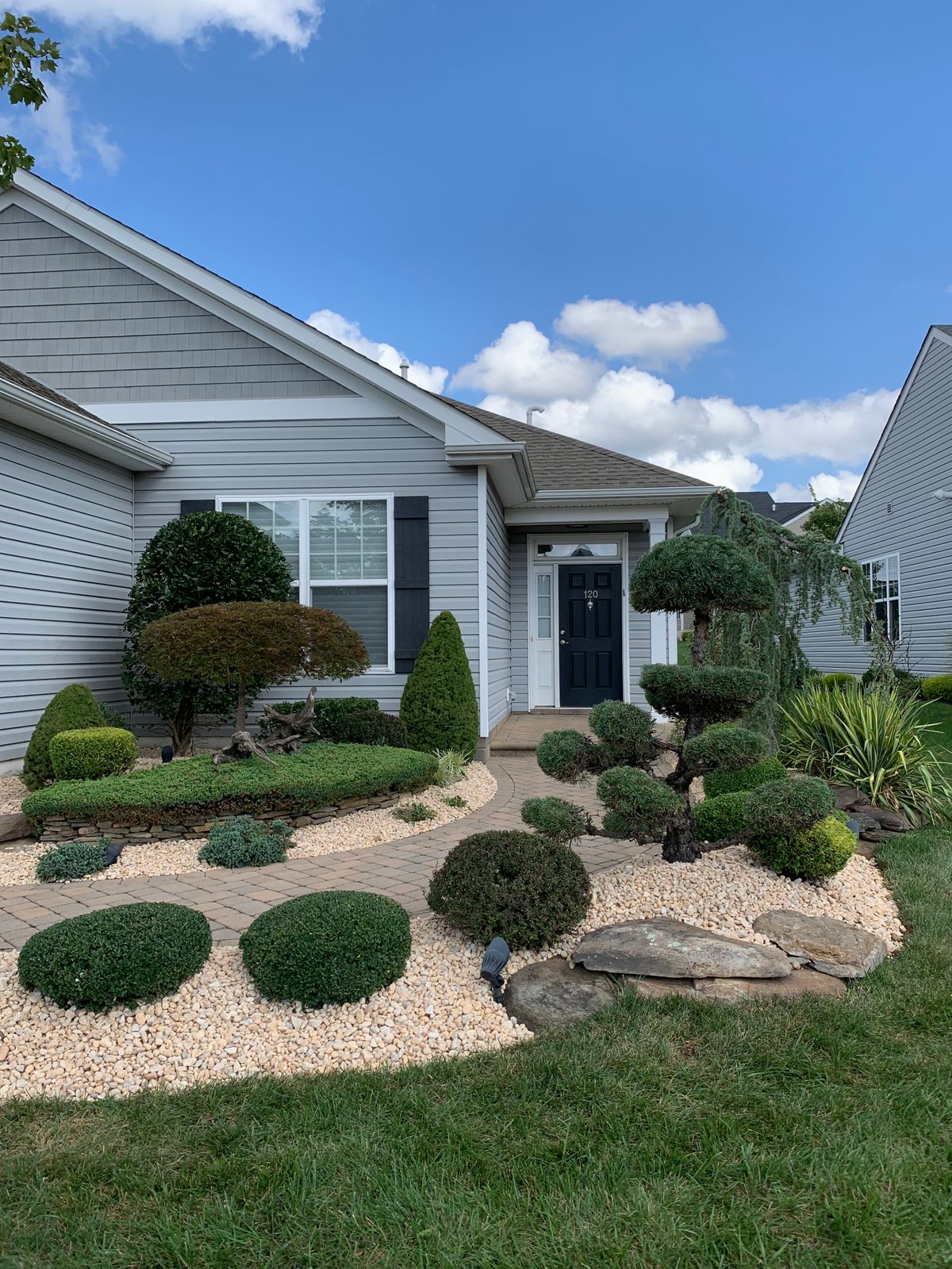 BEAUTIFUL LANDSCAPING 3 rt.jpg