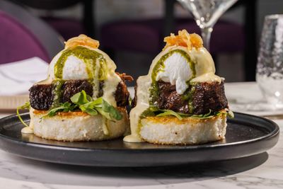Elaines-Benedict-featuring-grit-cakes-and-chimichurri-hollandaise-photo-credit-Samantha-Marie-1600x1067.jpg