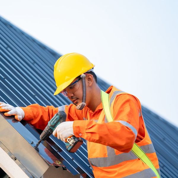 DOES YOUR COMMERCIAL ROOF NEED REPAIRS?.jpg