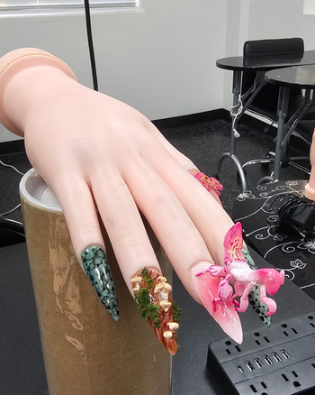 Nails .png