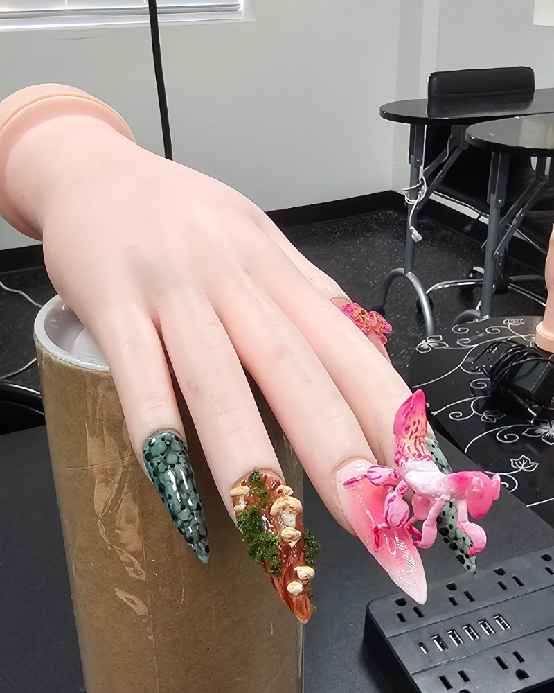 Nails .png