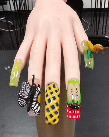 Yellow Nails.png