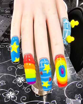 Rainbow Nails.png