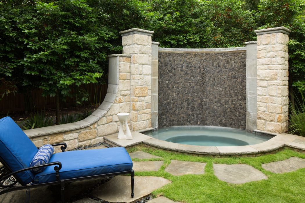Water Wall Feature and Private Spa Garden – Memorial Village