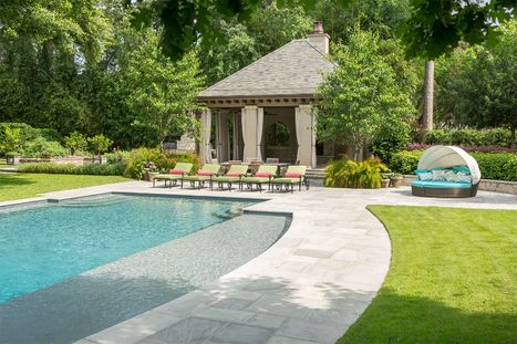 Custom pool in Houston designed for outdoor living, entertainment, and unforgettable experiences.