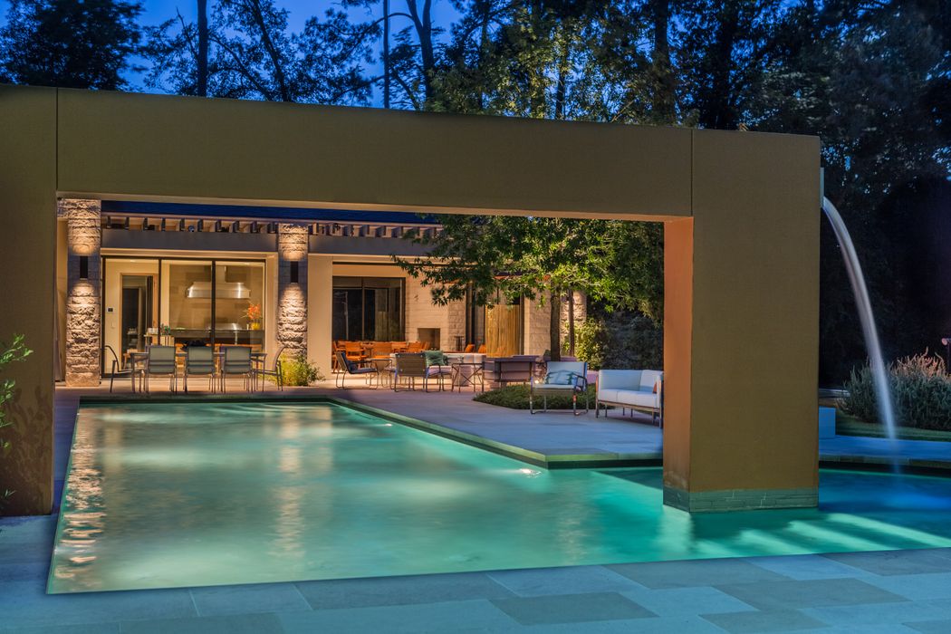 Contemporary Pool Lighting – Hunter’s Creek Village