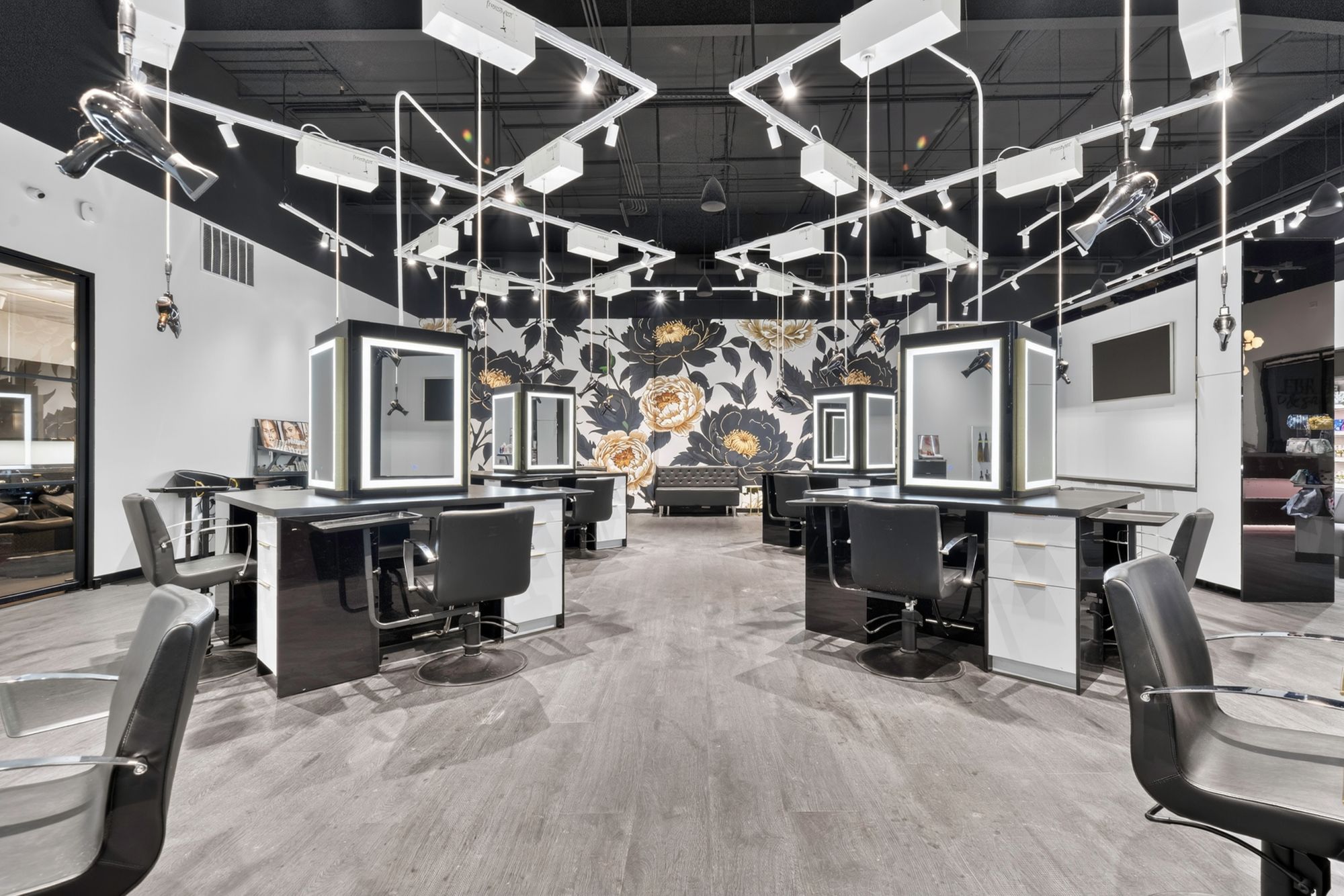 8-SALON.jpg