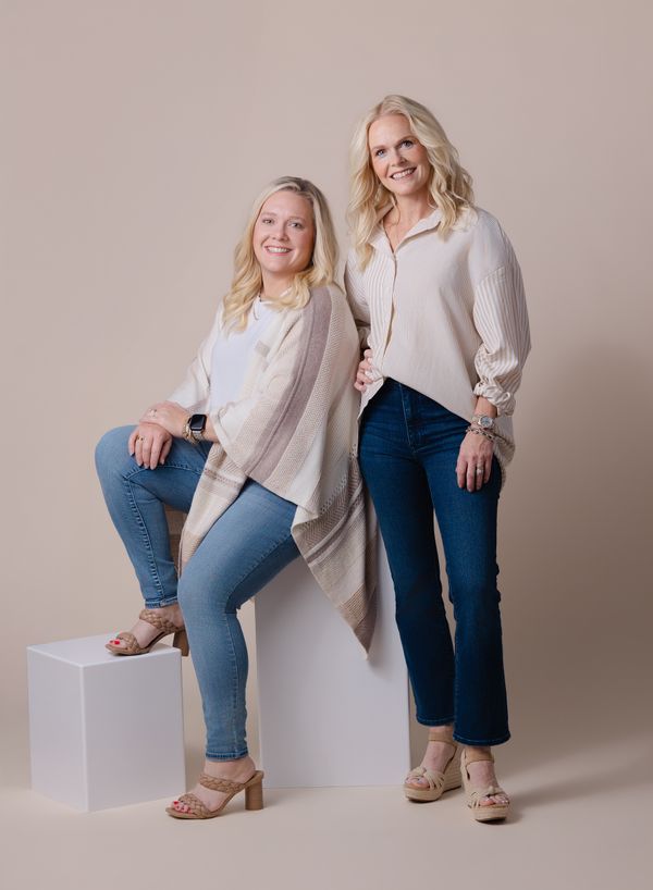 Leah & Laura #2.jpg