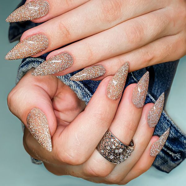 Sparkly nails 