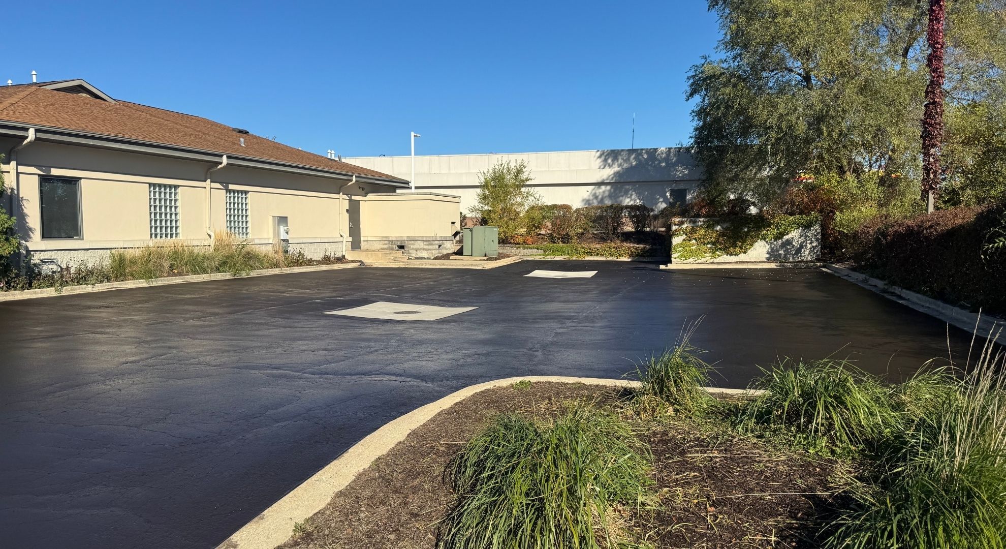 Sealcoating vs Repaving - Featured Image.jpg