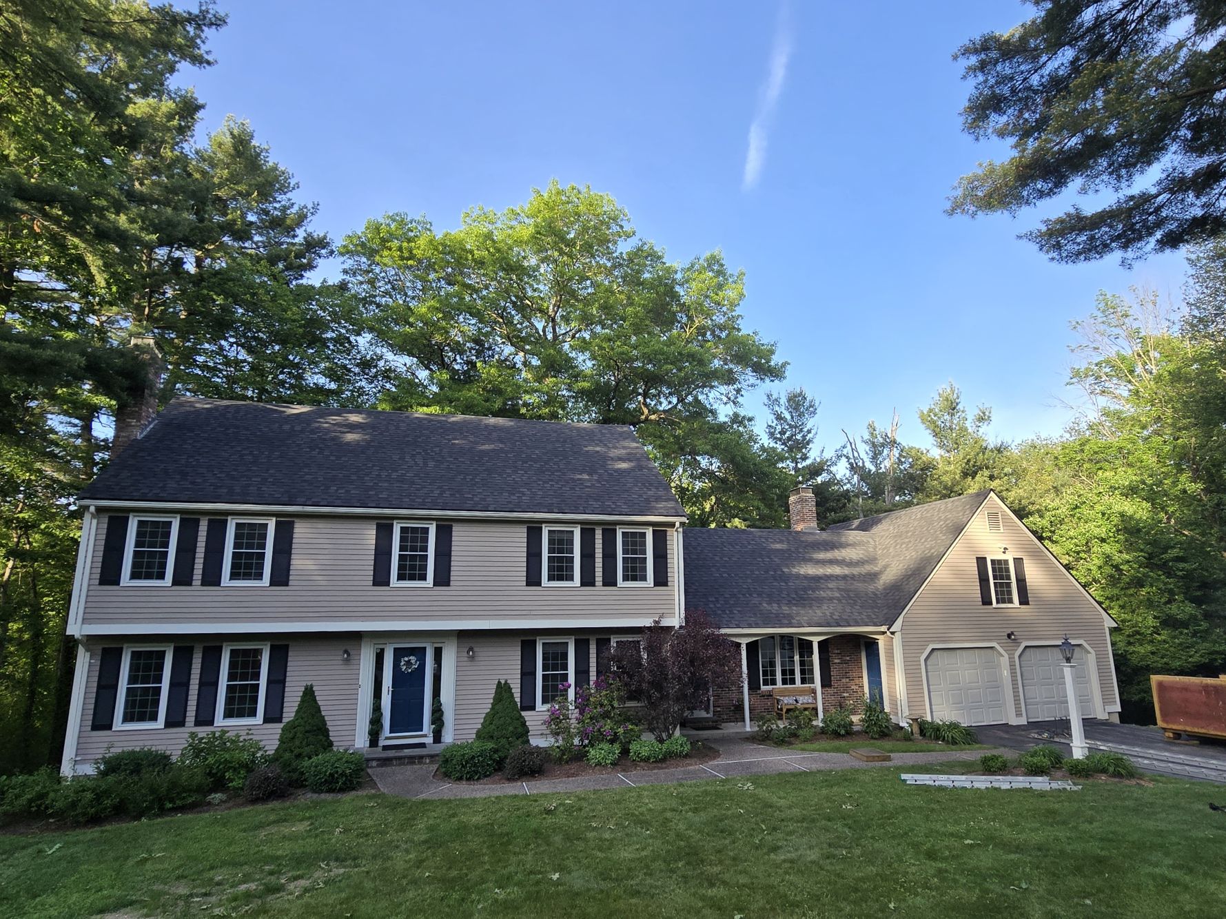 Front view of architectural roof in Walpole MA New archictectural roof in Walpole MA