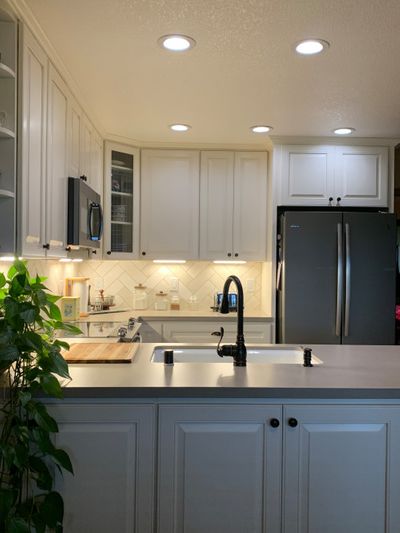 ample-storage-accommodated-by-adding-12-deep-cabinets-behind-the-peninsula-west-designs-full-service-k-b-designer-builder-img~df51e9d90eab5d21_8-5346-1-6415408.jpg