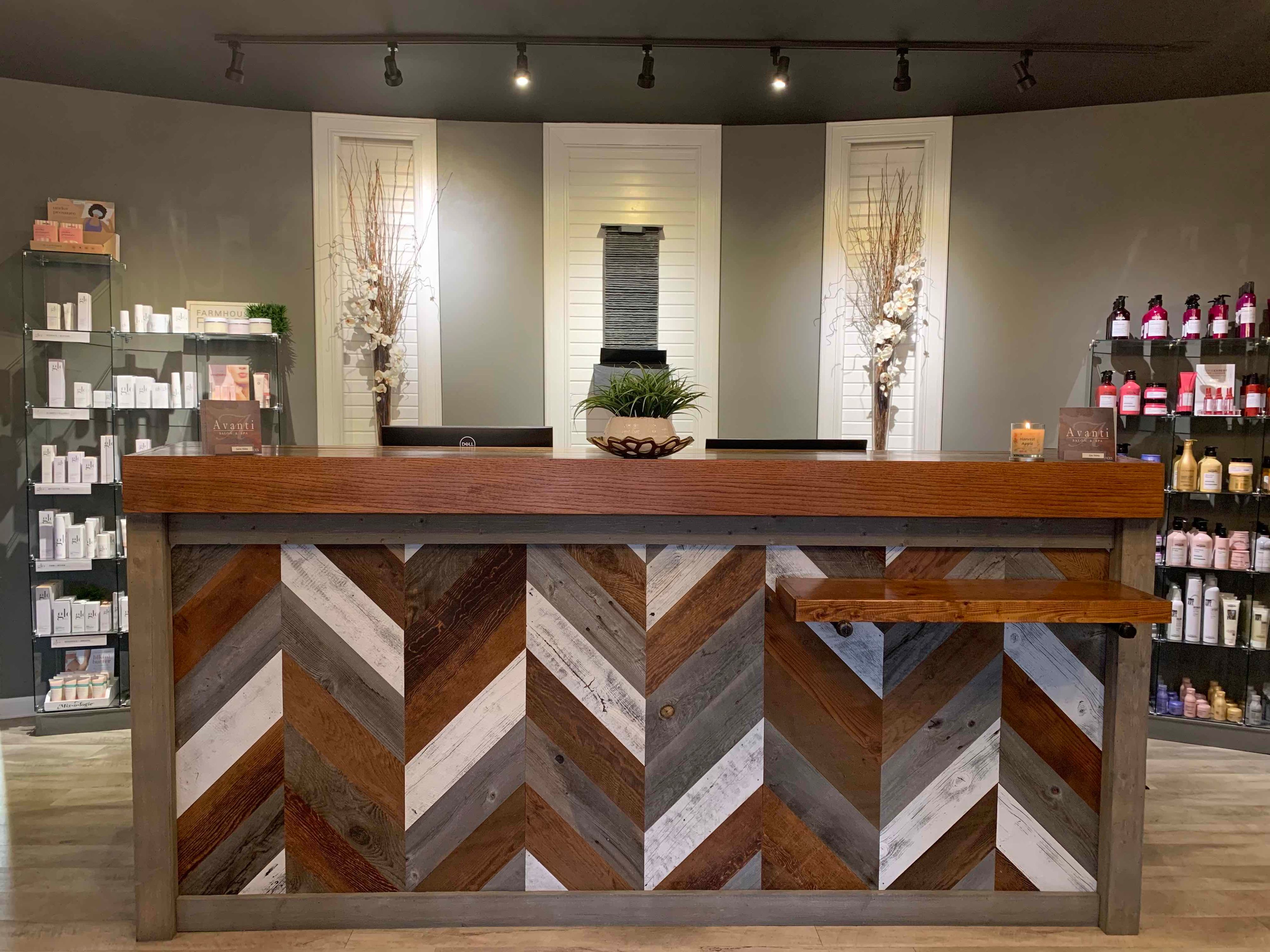 Front Desk[2].jpg