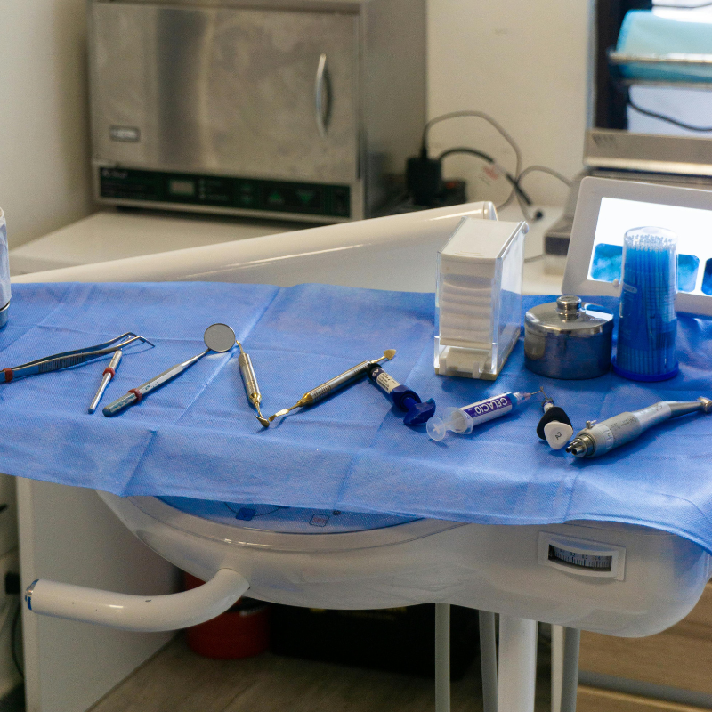 Simple / Wisdom Teeth Extractions