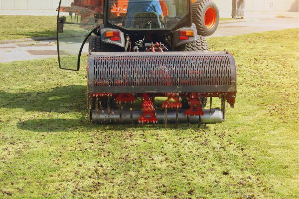 Lawn aeration machine