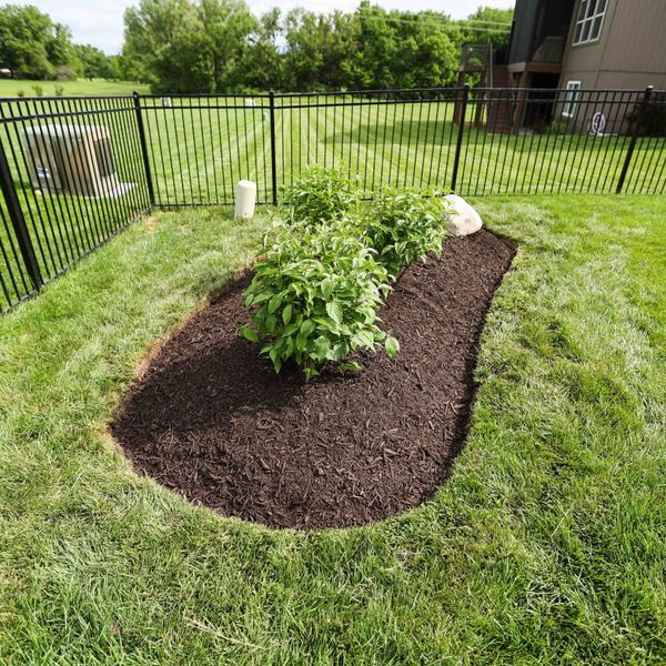 New Image - Landscaping - Mulching.jpg