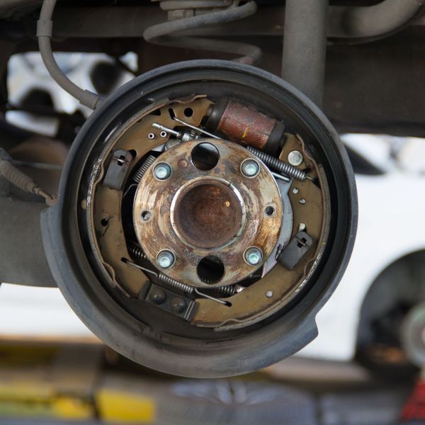 side profile of the inside of a drum brake