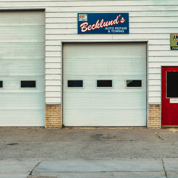 Why Choose Professional Over DIY Garage Repair in Pensacola - 3.png