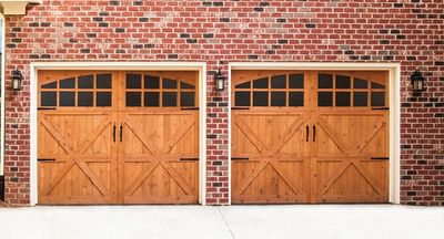 carriage-house-style-wood-doors-7400-b.tmb-doors-list.jpg