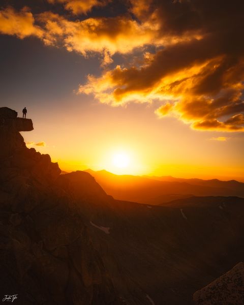 MtEvans_SummitSunset_Cliff.jpg