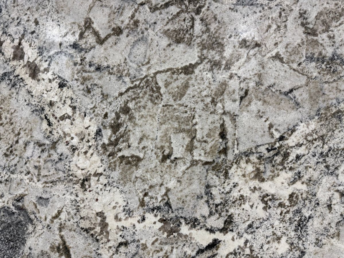 Alpine White 25091503W 4.jpeg