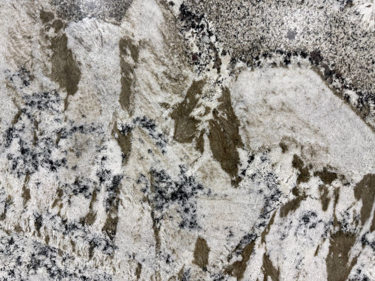 Alpine White 25091504W 7.jpeg