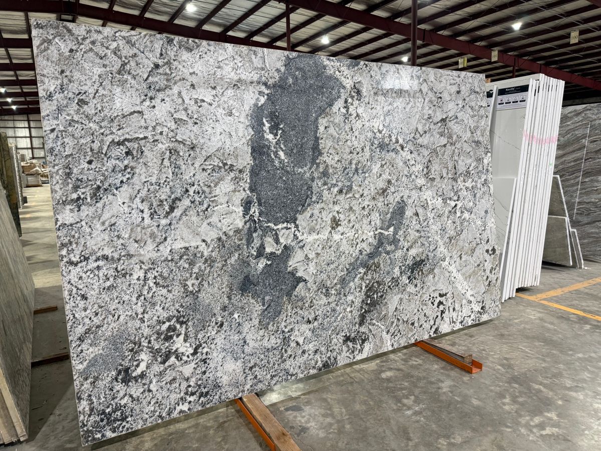 Alpine White 25091503W 2.jpeg