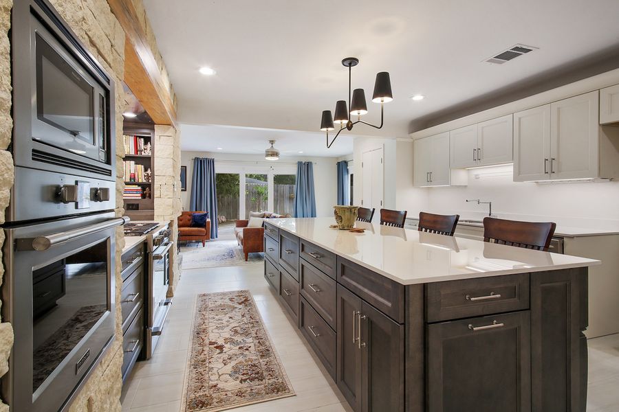 Sleek Modern Kitchen