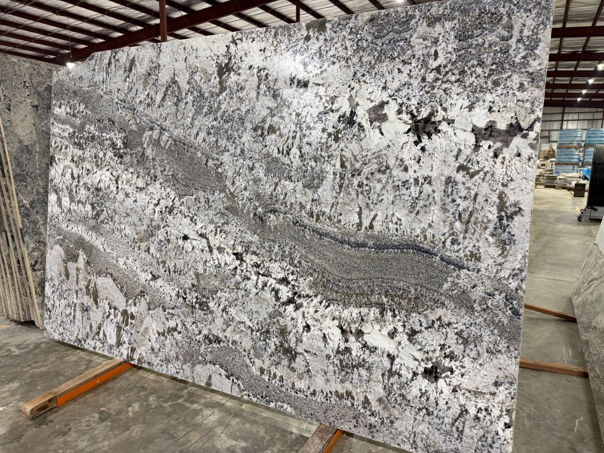 Alpine White 25091504W 2.jpeg