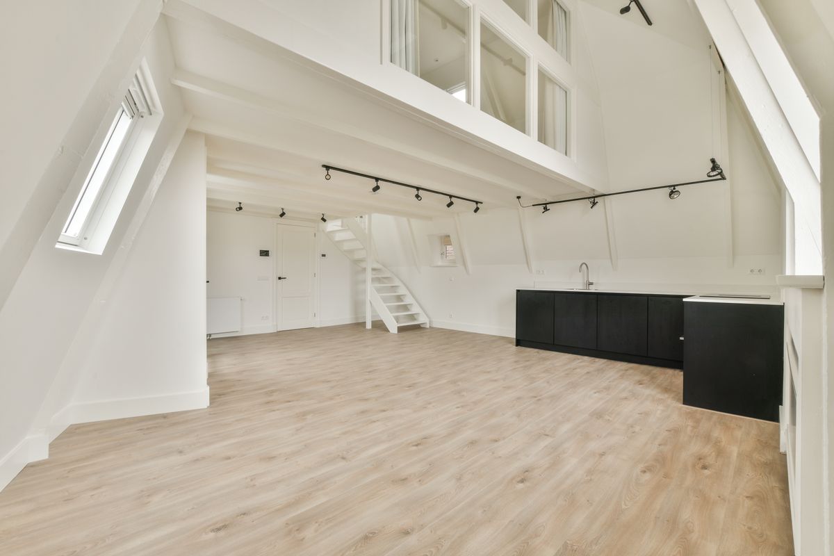 Honey Oak LVT.jpg