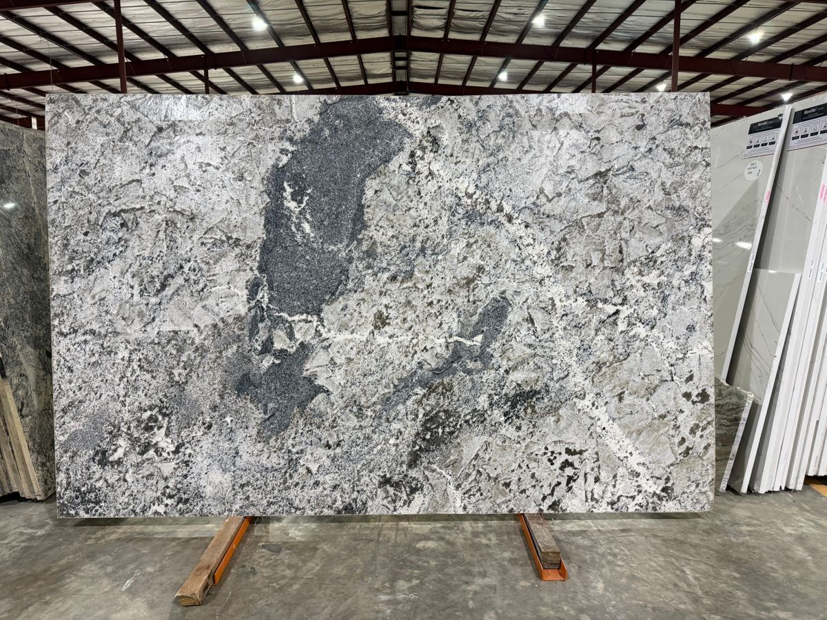 Alpine White 25091503W 1.jpeg