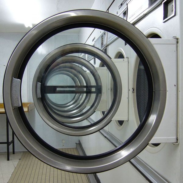 clean laundry machines