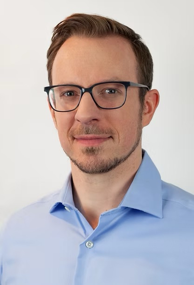 Headshot bright (1).jpeg