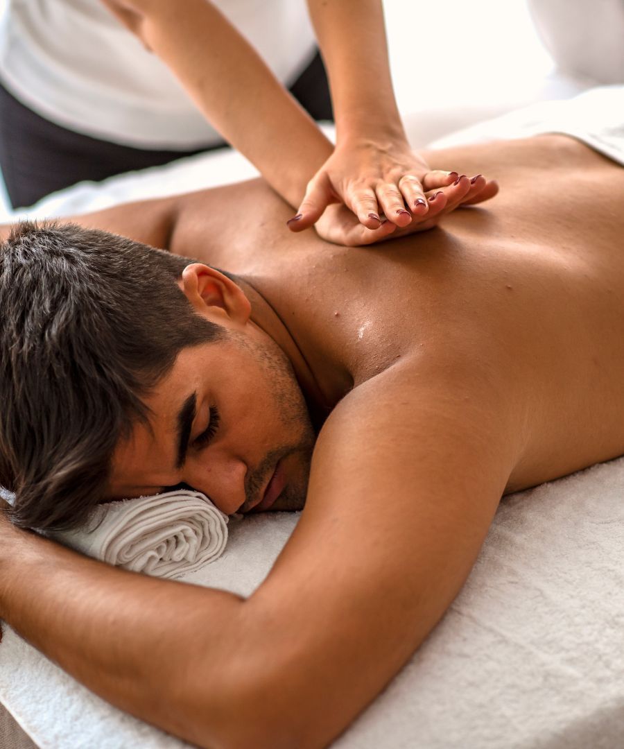 Man getting back massage