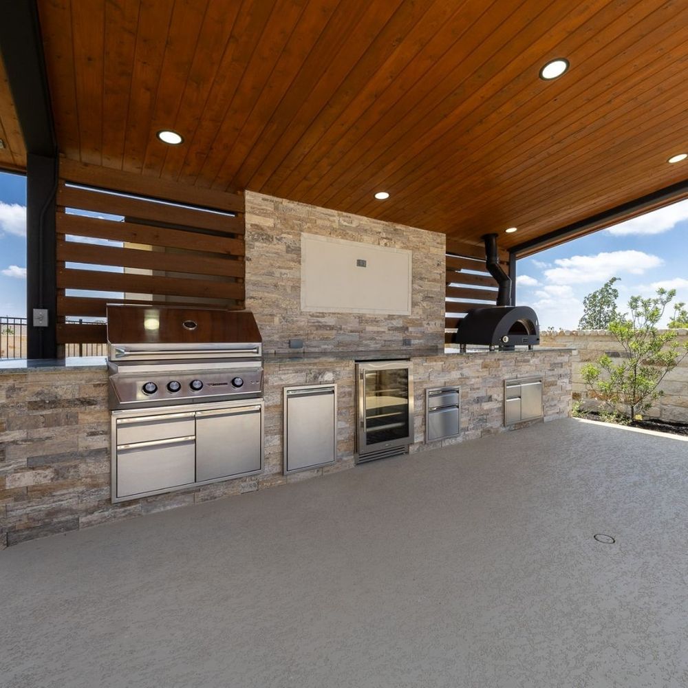 custom outdoor kitchen