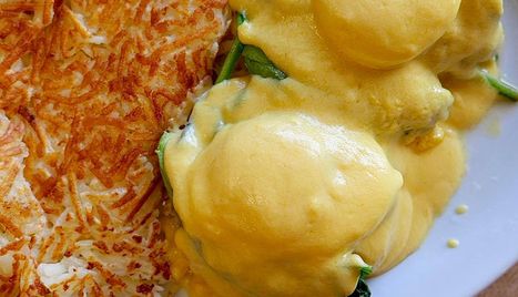 eggs benedict with hash browns