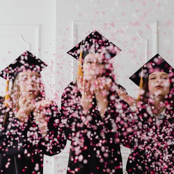 Top Tips for Capturing Emotion in Graduation Photos2.jpg
