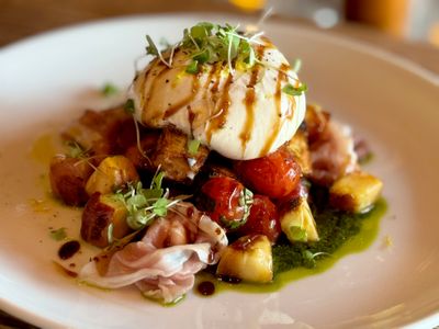Burrata - roasted peaches - cherry tomato - basil pesto - balsamic reduction - mint - 2.jpg