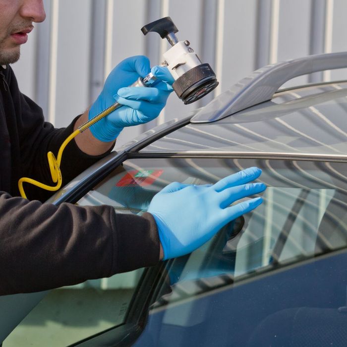 Repairing vs Replacing Auto Glass.Image1.jpg