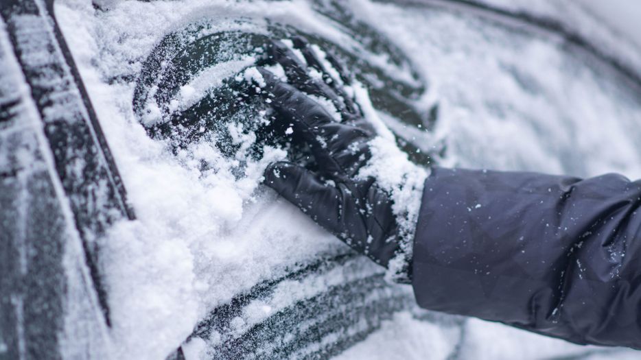 Maintaining Your Auto Glass in Cold Weather-hero.jpg