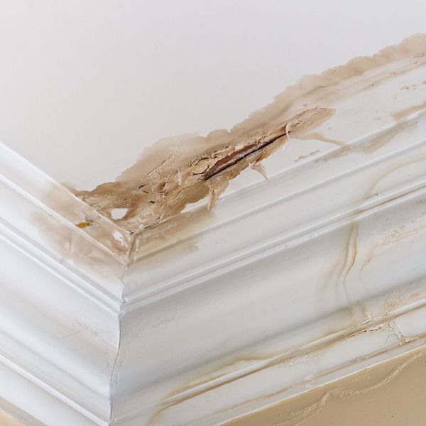 Water Damage Stain on Ceiling How Can I Tell If My Tile Roof Needs Repairs2.jpg