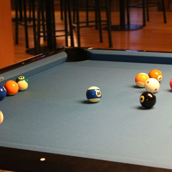 4 Reasons to Hire a Professional Pool Table Mover4.jpg