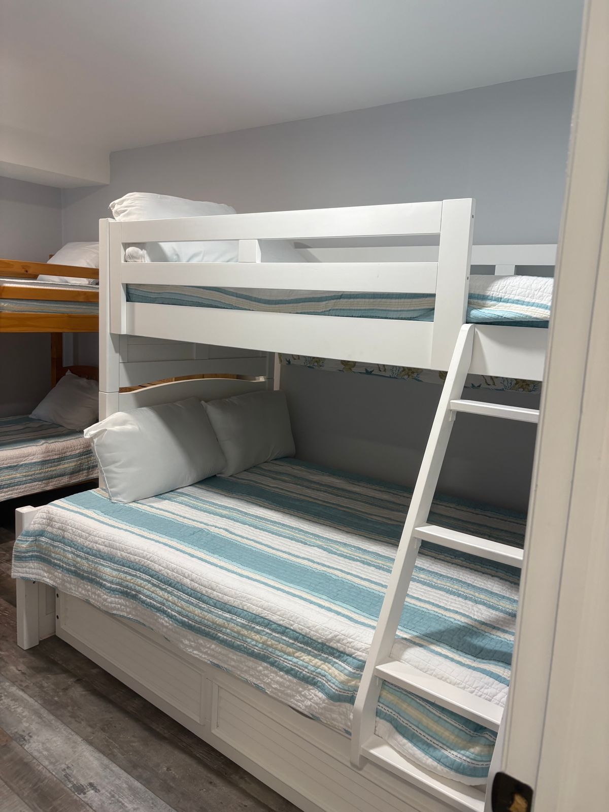 bunk room .jpg